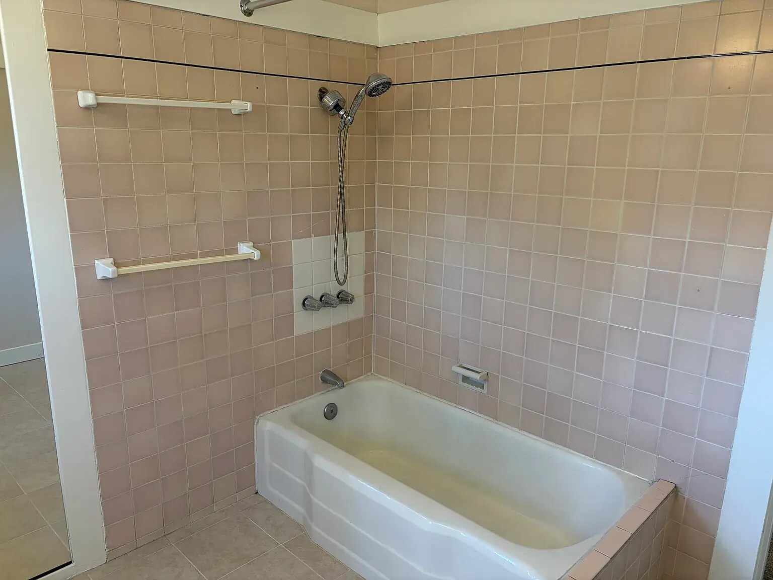 Building Photo - 1262 N Hudson Ave