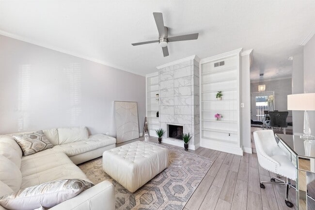 Building Photo - 7700 Creekbend Dr