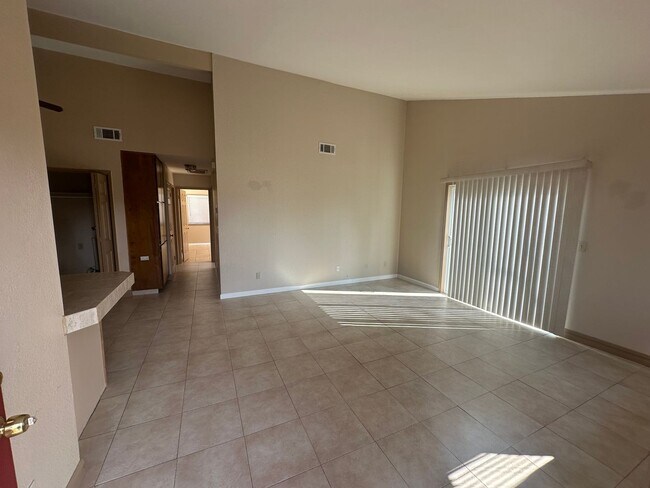 Building Photo - 891 St Andrews Dr