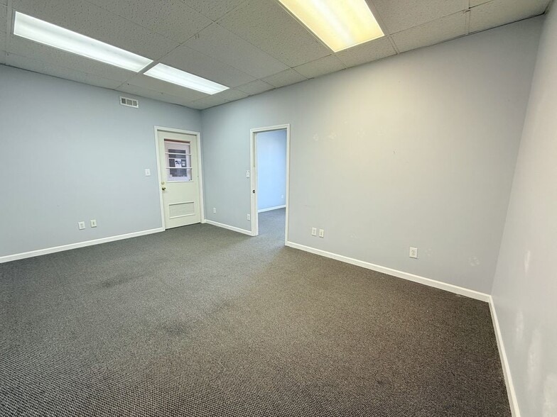 Building Photo - 311 N Jackson St