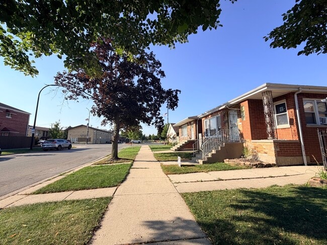 Building Photo - 3507 S 53rd Ave