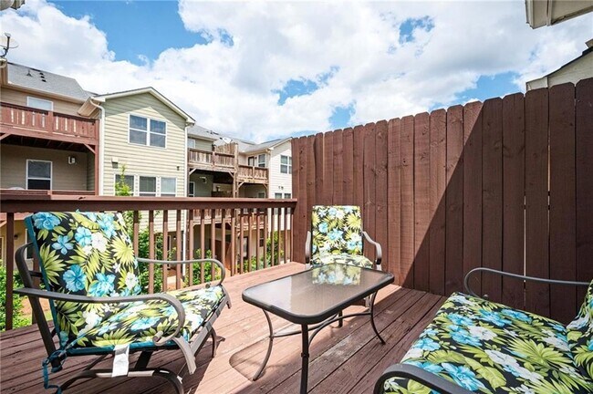 Building Photo - 4306 Laurel Creek Ct SE