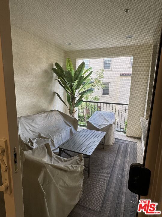 Building Photo - 72 Capricorn