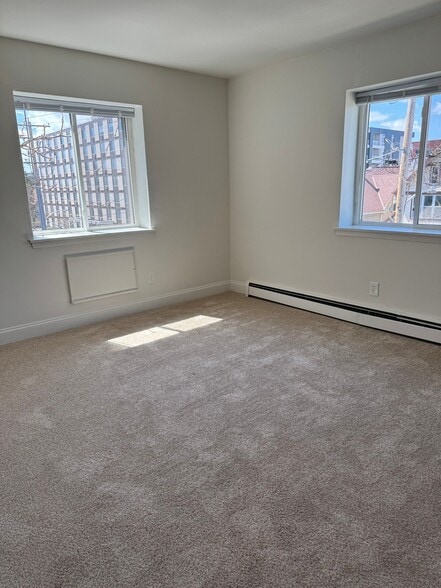 Building Photo - 2260 N Summit Ave