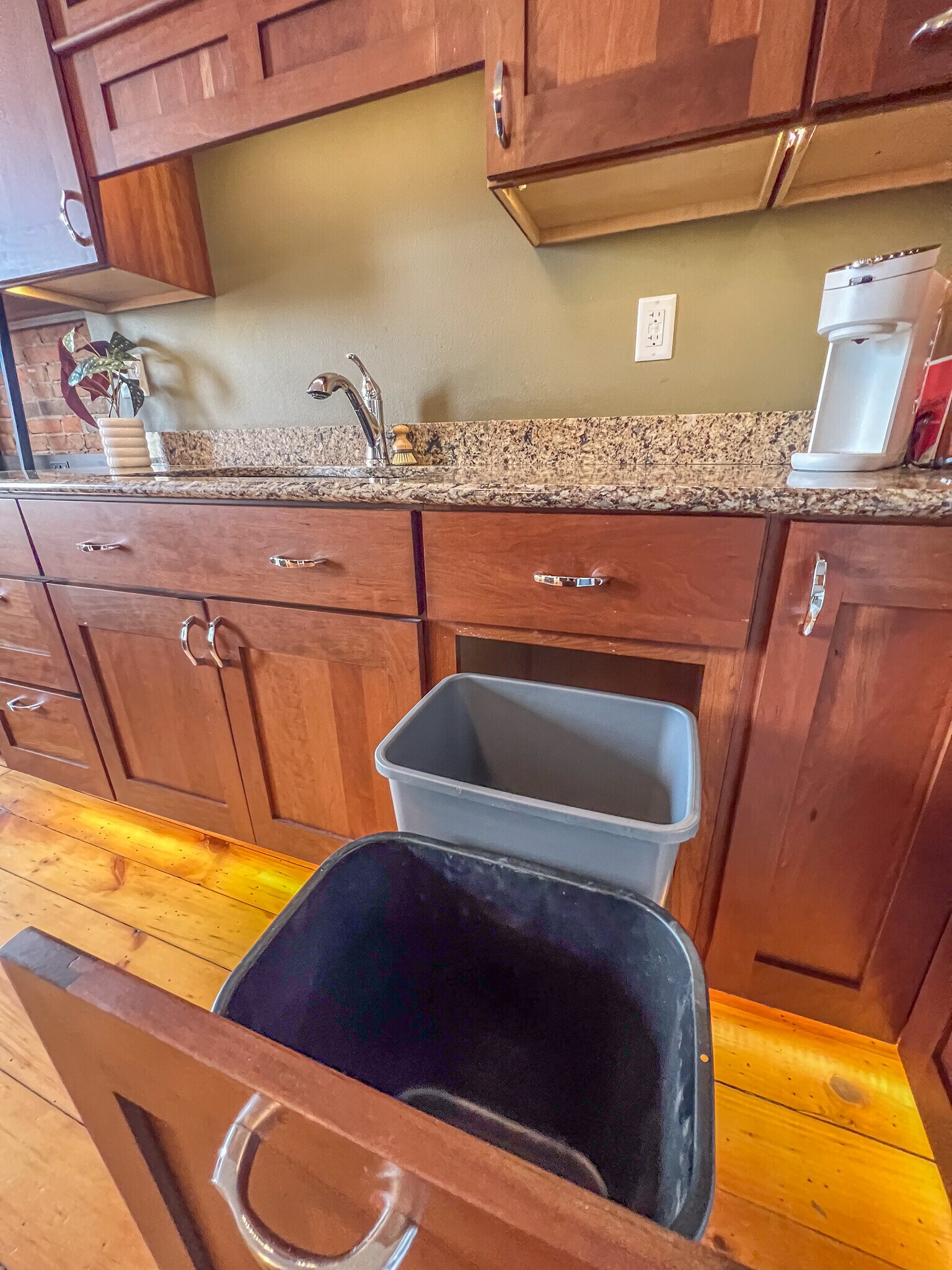 Building Photo - 1175 Iowa St