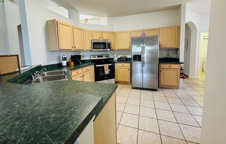 Building Photo - 400 Montara Dr