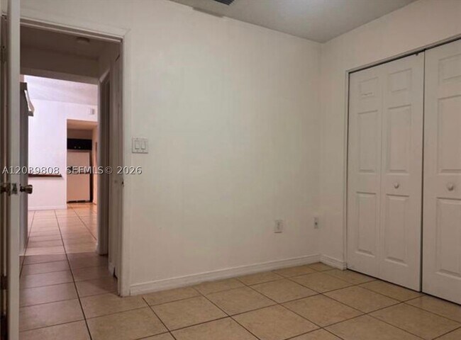 Building Photo - 819 NE 214th Ln