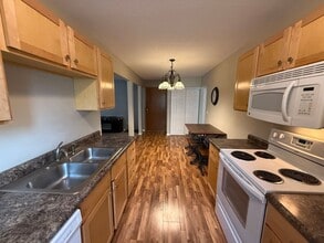 Building Photo - 1 bed, 1 bath close proximity to downtown!
