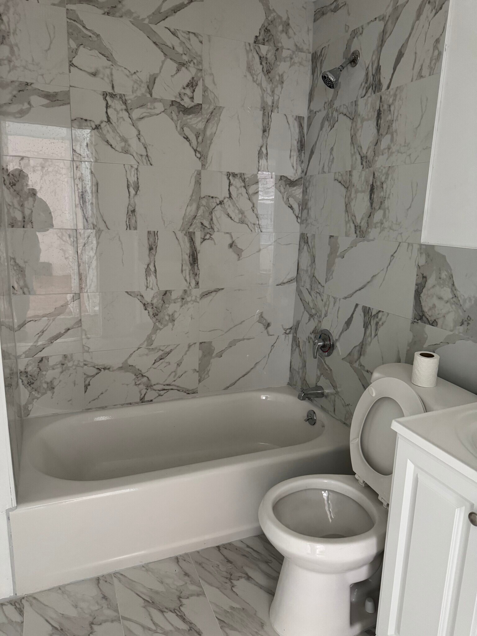1 bathroom - 54 Ravine Ave