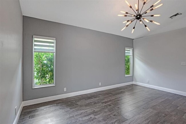 Building Photo - 5056 NW 95th Dr