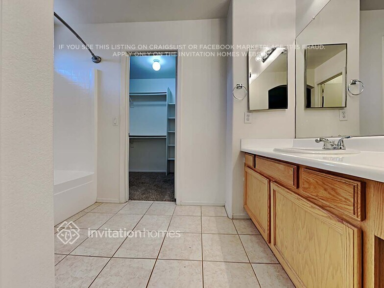 Building Photo - 10467 W Sunflower Pl
