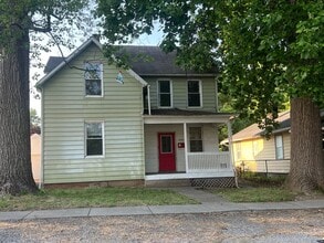Building Photo - Spacious 4 Bedroom 2 Full Bath Home across...