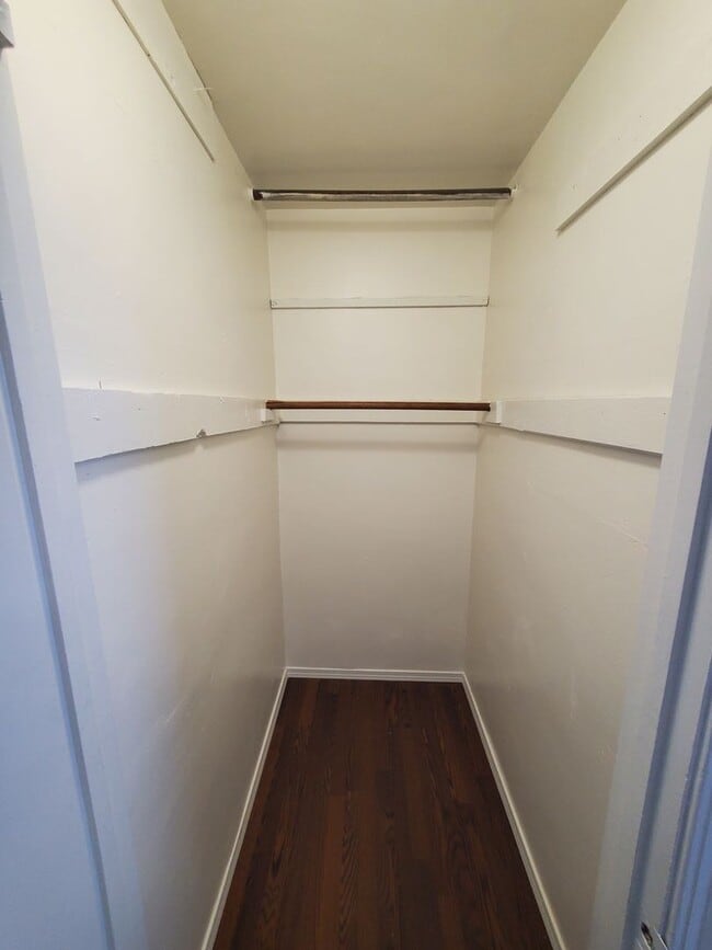 Building Photo - EBS T 21196 - 21198