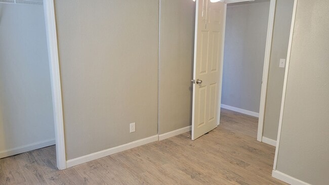 Building Photo - Totally Remodeled! 3/2