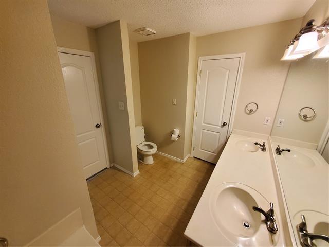 Building Photo - 4233 Fernleaf Dr