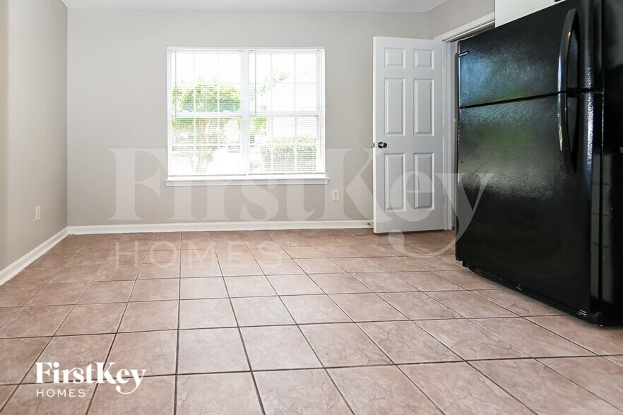 Building Photo - 4190 Ivydale Ave SW