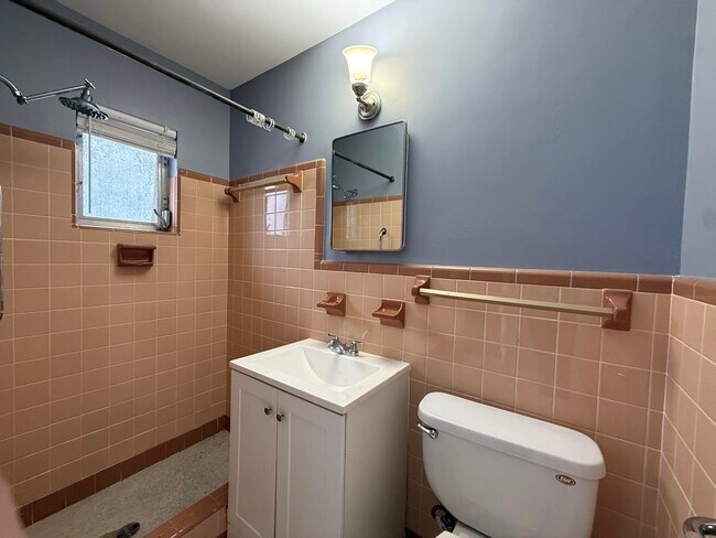 Building Photo - 1210 S M St