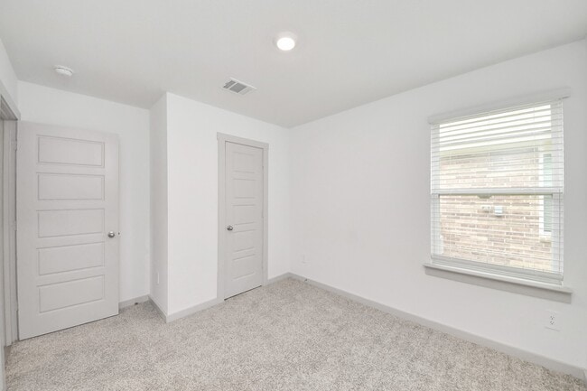 Building Photo - 7923 Cattleman Vly Dr