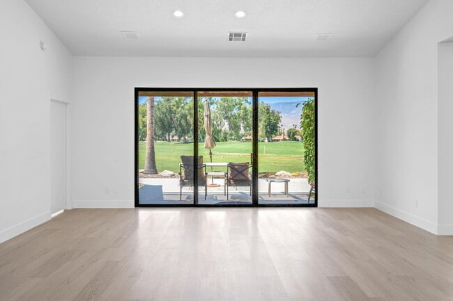 Building Photo - 10403 Sunningdale Dr