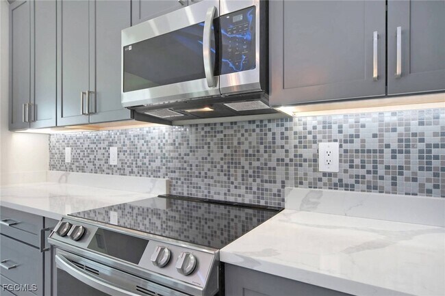 Building Photo - 1426 SE 43rd Terrace