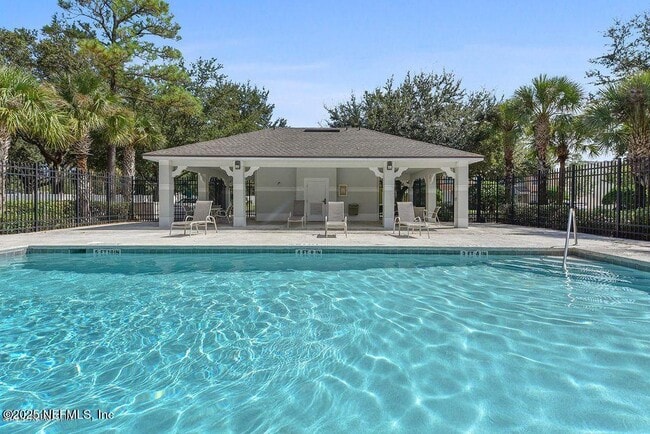 Building Photo - 12311 Kensington Lakes Dr