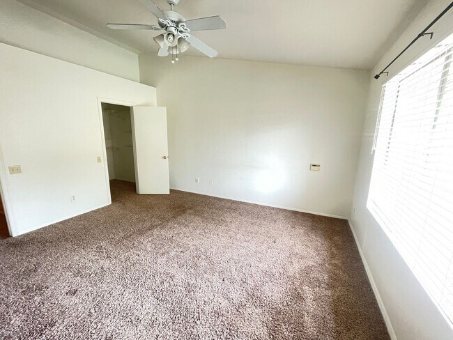 Building Photo - 1609 N Longmore St
