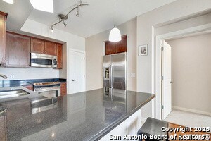 Building Photo - 7204 Oak Manor Dr