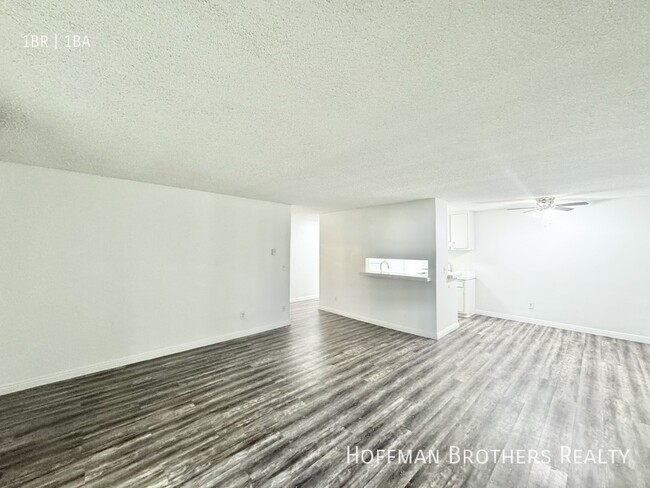 Building Photo - 5409 Radford Ave