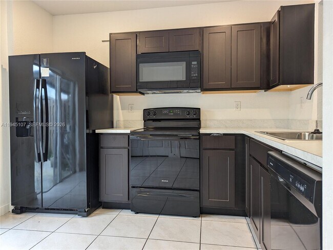 Building Photo - 444 NE 5th St