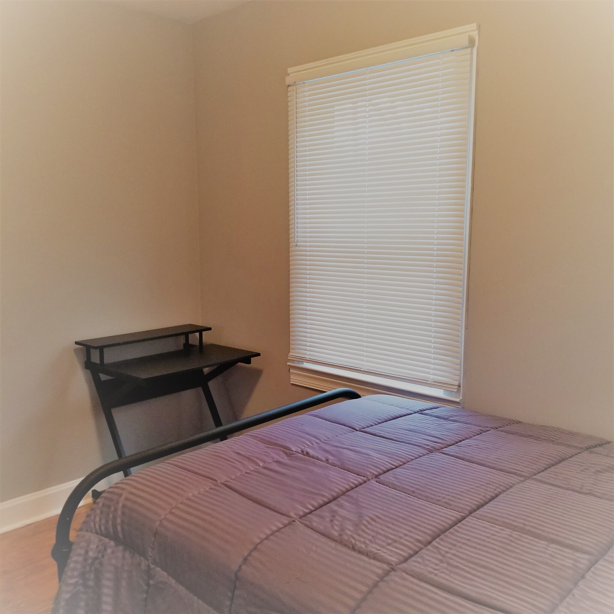 smaller bedroom - 1609 Cannon Ave