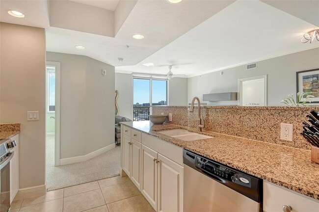 Building Photo - 800 N Tamiami Trl