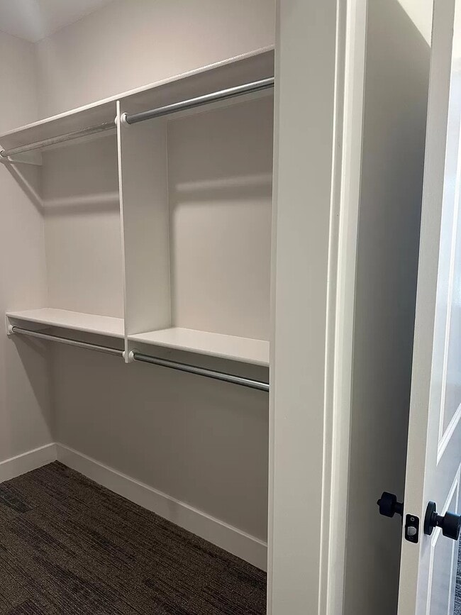 Building Photo - 15666 E 21st St N