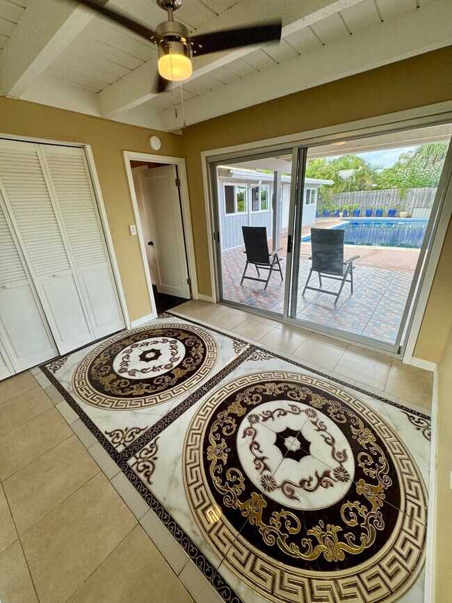 Building Photo - Rarely available 4 bed, 3 bath w/ a pool i...
