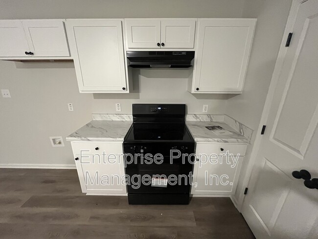Building Photo - 4503 Suncrest Dr