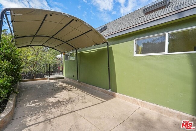 Building Photo - 21549 Summit Trail