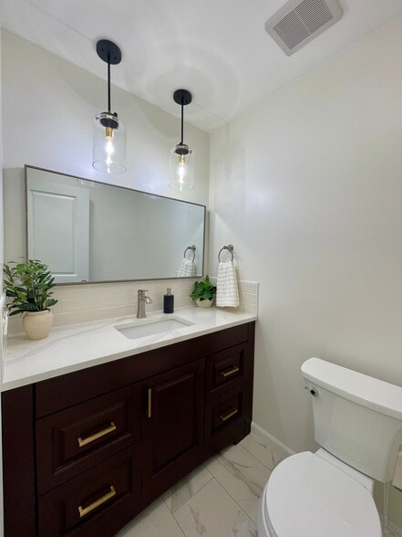 Powder Room (1st Floor) - 16180 Apple Ln