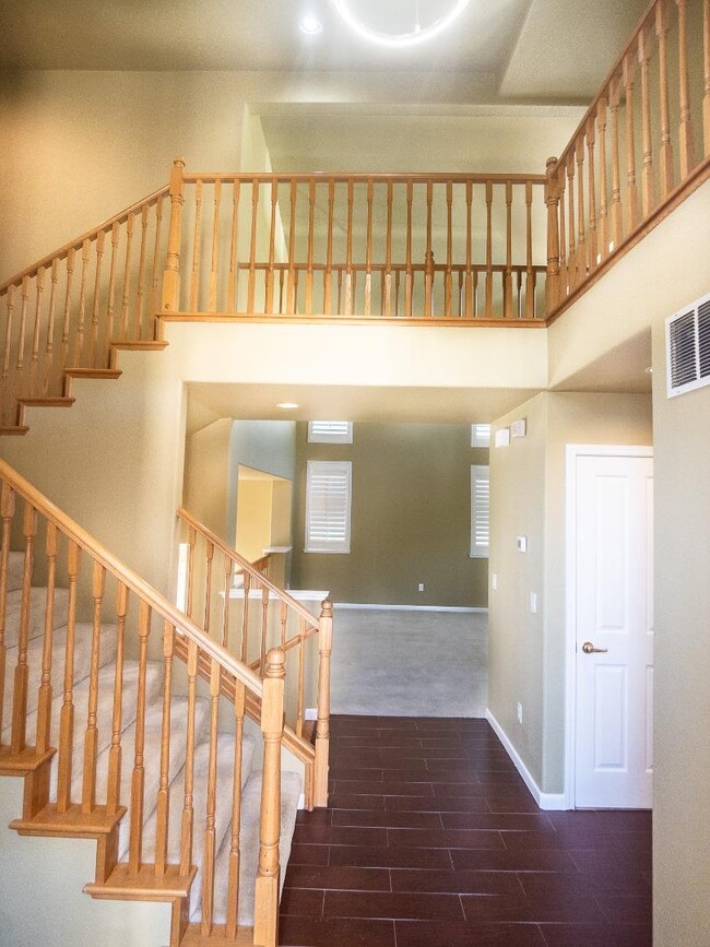 Building Photo - 15 Parkridge Cir