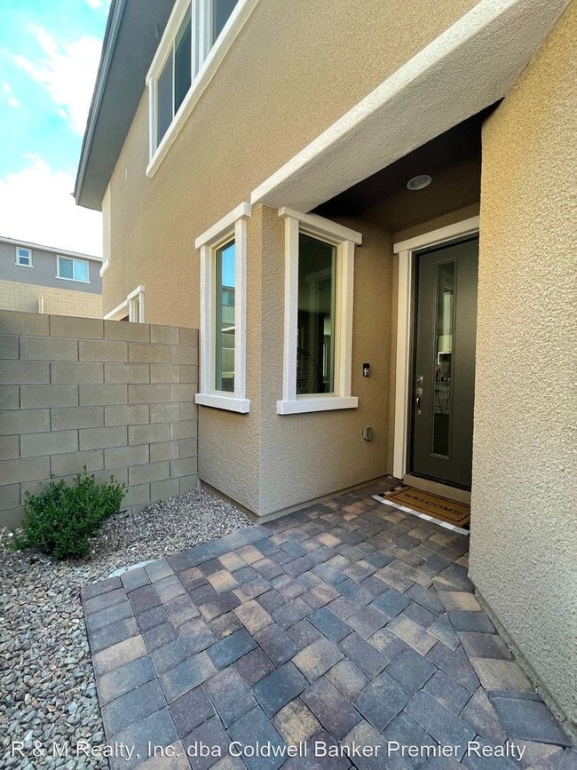 Building Photo - 12483 Point Sierra St