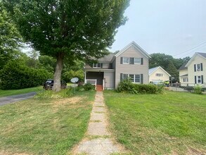 Building Photo - Beautiful 4 bedroom 1.5 bath located in th...