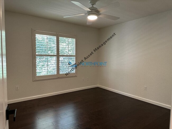 Building Photo - 4BR/3BA w/ Solar + Downstairs Bed/Bath in Whitney Oaks