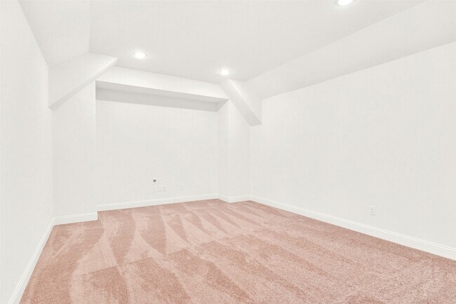 Building Photo - 2414 Thavie St