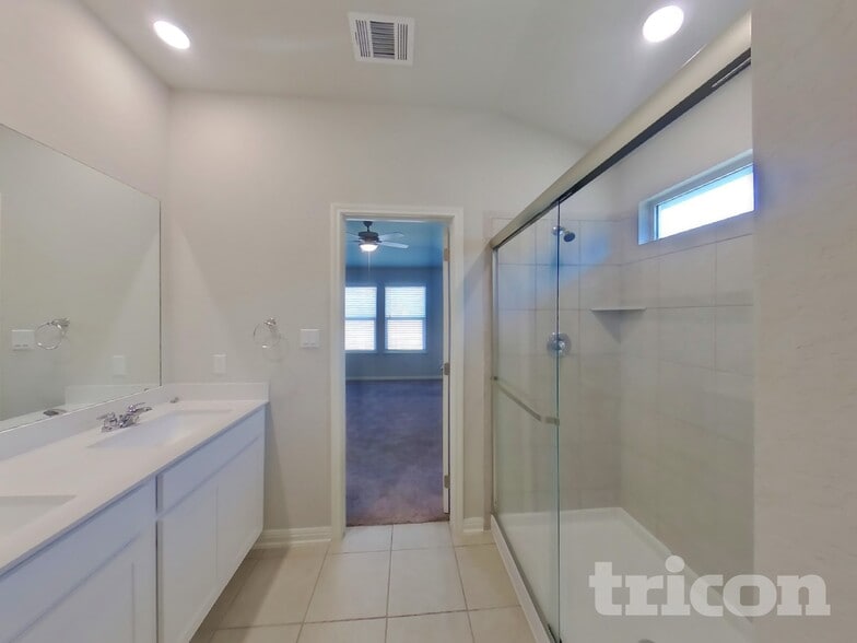 Building Photo - 13523 Emerson Wy