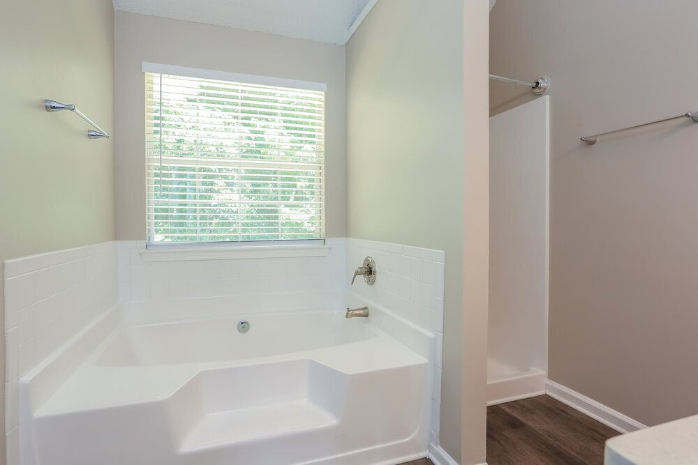 Building Photo - 2350 Sapphire Ct