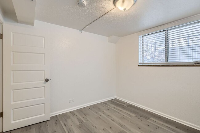 Building Photo - Fully Updated 2-Bed 1 Bath Garden Level Un...