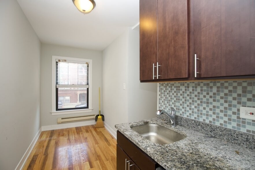 Building Photo - 2710 N Mildred Ave