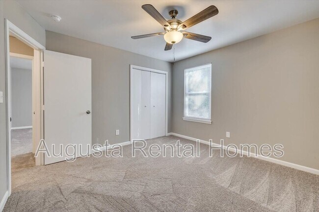 Building Photo - 310 W Buena Vista Ave