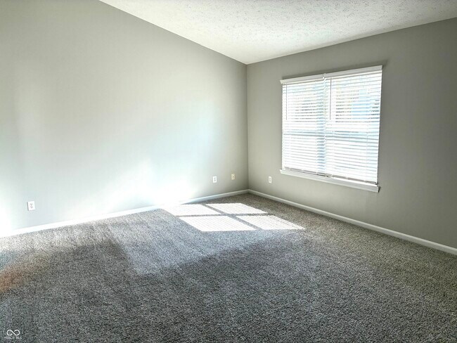 Building Photo - 5761 Cantigny Way S