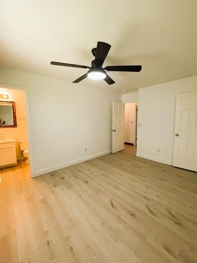 Building Photo - $2775 - Beautiful 3-Bedroom Home in Fronte...