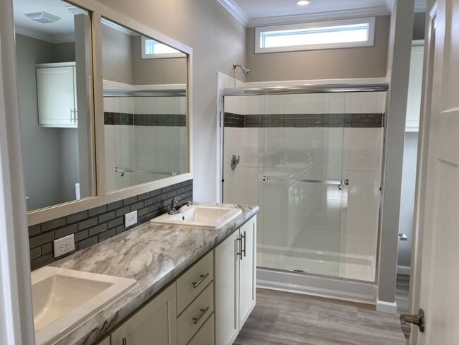 Building Photo - 3604 Campari Dr