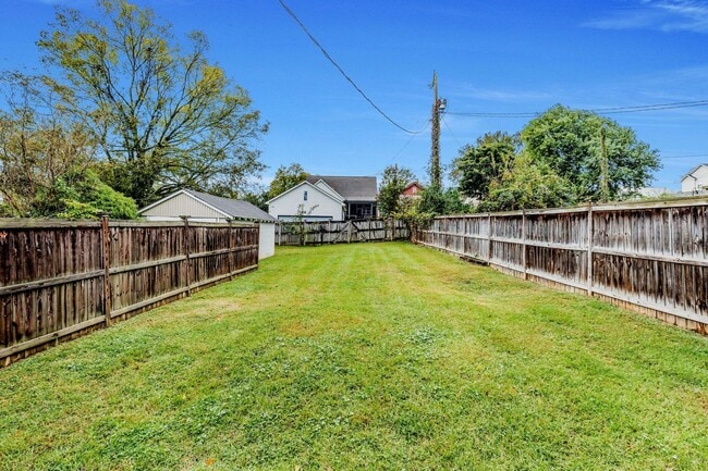 Building Photo - Historic Home in East Nashville